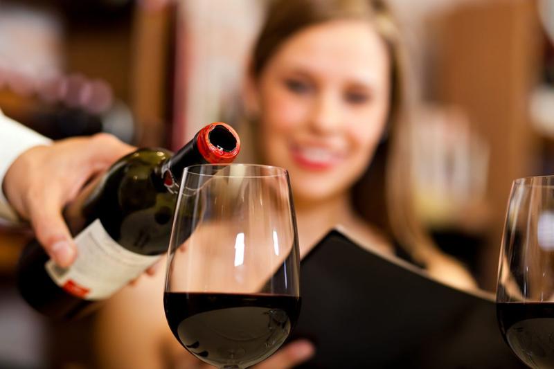 Rượu ngoại thật - giả và cách phân biệt 