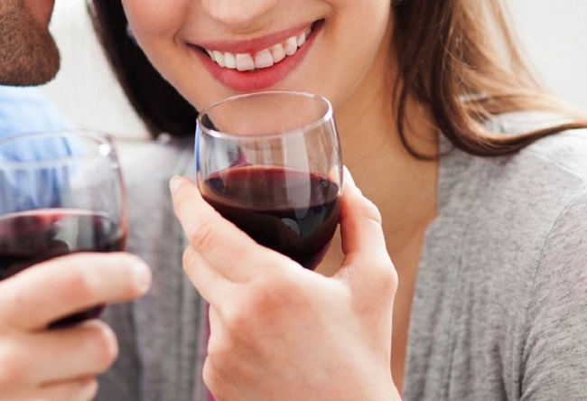 Lợi ích của rượu vang đỏ đối với răng miệng