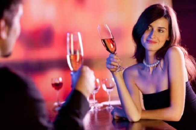 rượu vang và phụ nữ