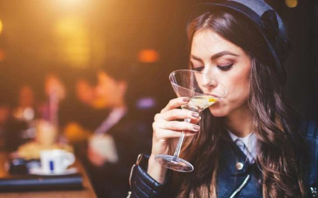 uống rượu vang bao nhiêu là đủ 